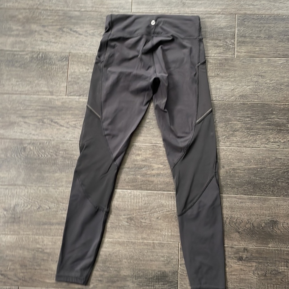 #20 Lululemon miles ahead leggings🍋 - Picture 4 of 10